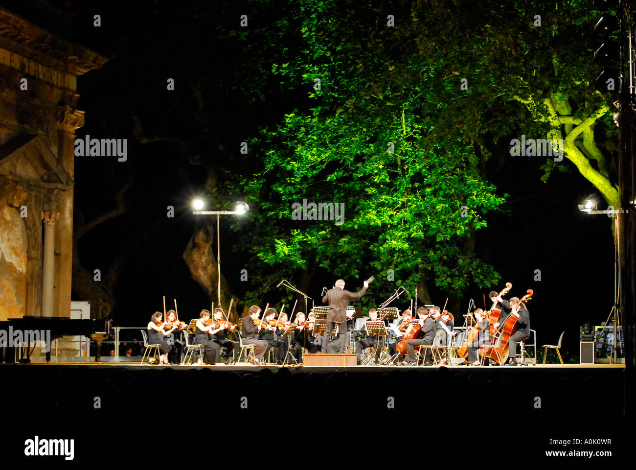 Ein Klassik-Konzert im Park der Villa Aldobrandini in Frascati, Rom, Italien Stockfoto