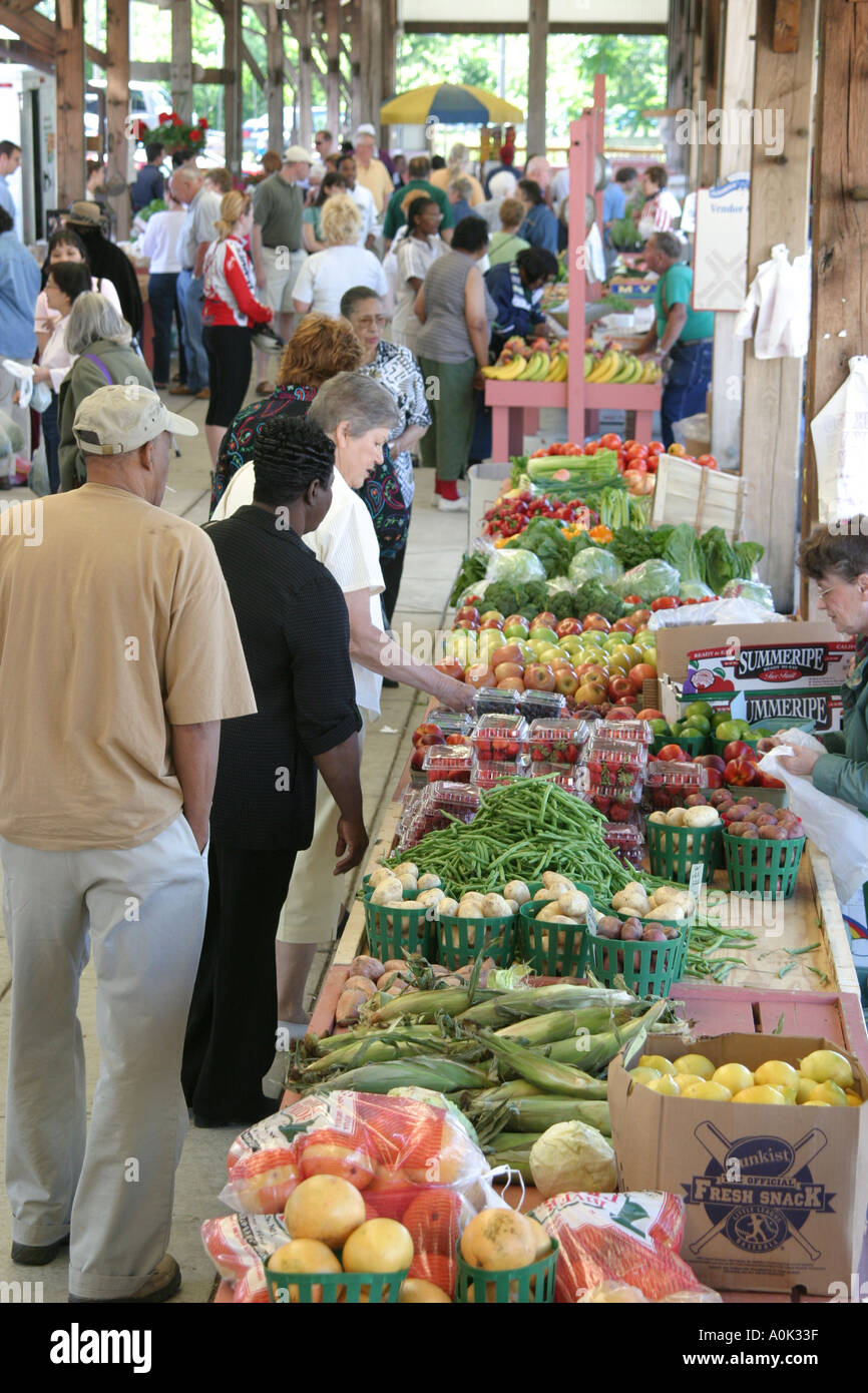 Toledo Ohio, Bauernmarkt, Obst, Gemüse, Gemüse, Lebensmittel, Stände Stand Verkäufer Verkäufer, Tradition, Markt, lokal angebaute Produkte, Anbau, produ Stockfoto