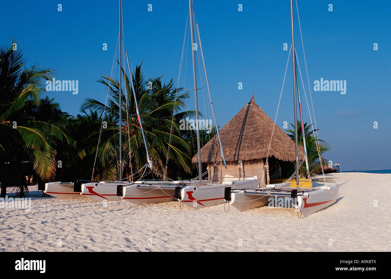 Wassersport-Center am Strand Insel im Indischen Ozean Malediven Stockfoto