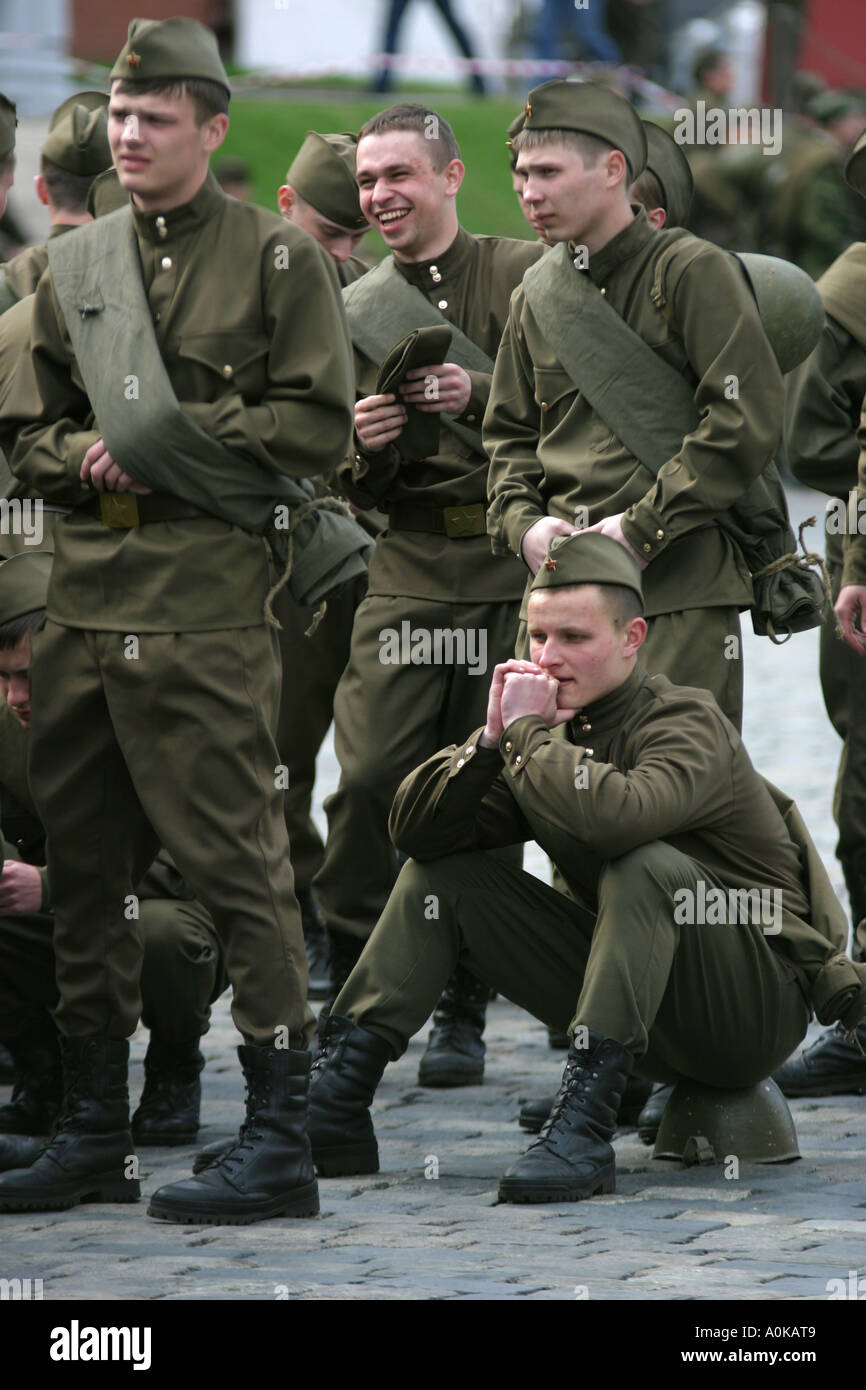 Soldaten vor der militärischen Siegesparade auf dem Roten Platz, Moskau, Russland Stockfoto