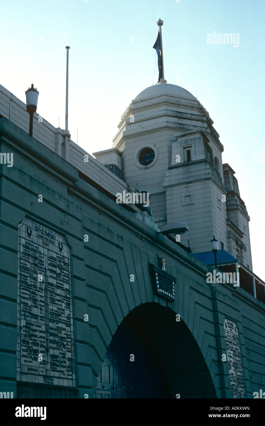 Die Zwillingstürme der alten Wembley Stadion London England Stockfoto