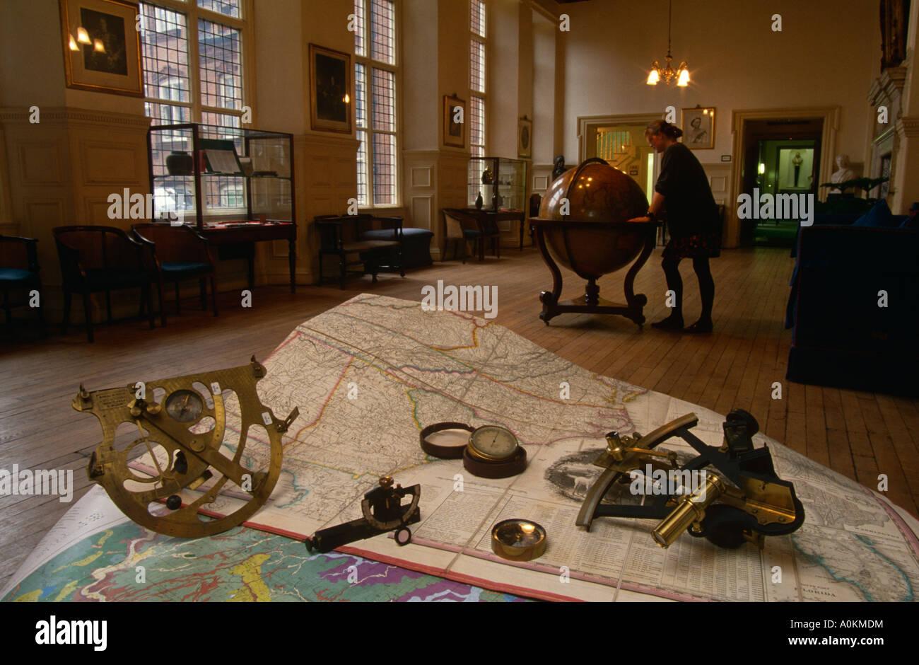 Instrumente für die Seefahrt, angezeigt in der Royal Geographical Society in Knightsbridge, London, England Stockfoto