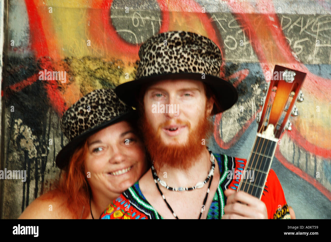 8 Ball Aitkins und Phoenix singen ein Sturm Brisbane Queensland Australien DCSA 0447 Stockfoto