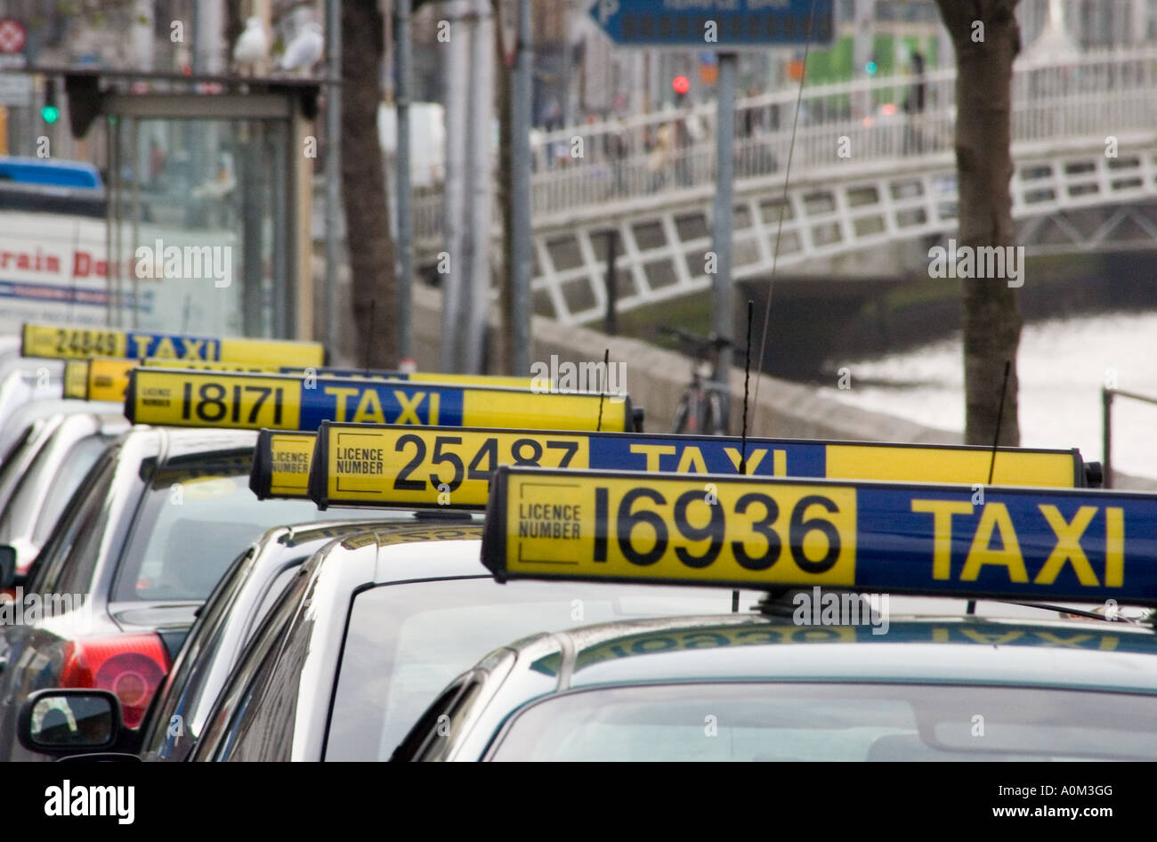 Taxistand in Dublin Irland Stockfoto