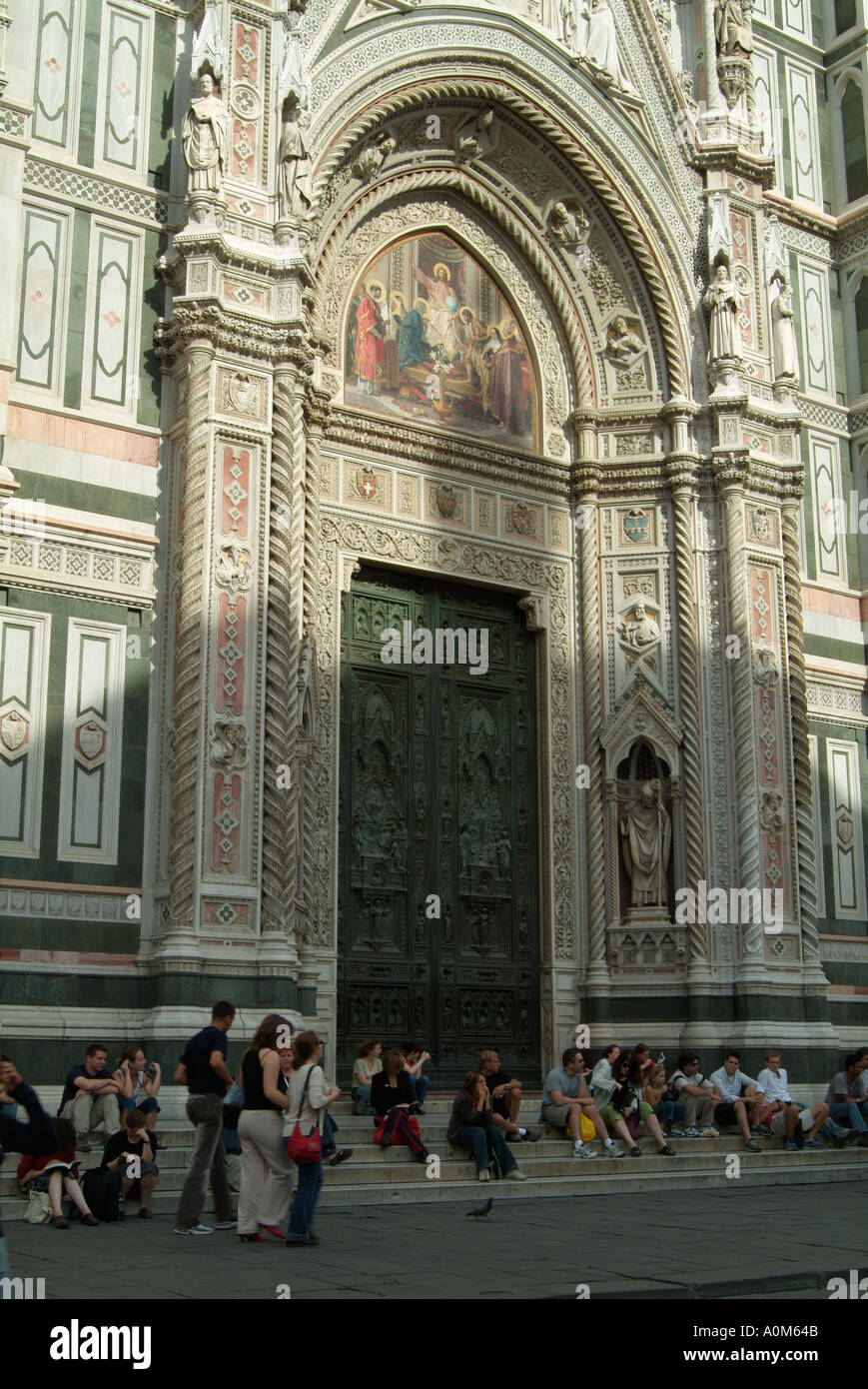 Türöffnung Duomo di Sata Maria del Fiore Dom Florenz Florenz Toskana Italien Stockfoto