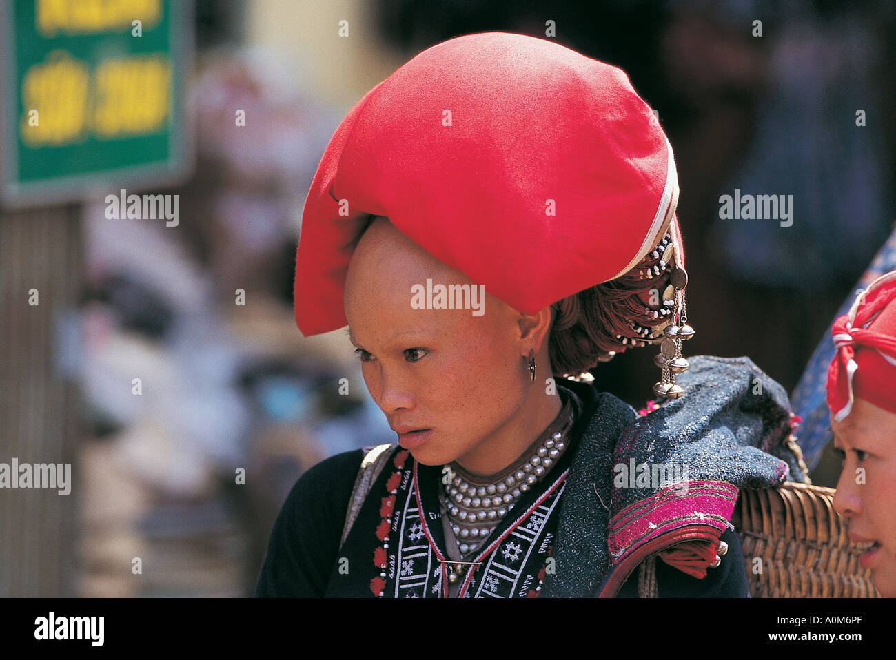 DAO ist eine wichtige ethnische Gruppe in Vietnam Frauen haben charakteristische Kopfbedeckung in Saba Vietnam Stockfoto