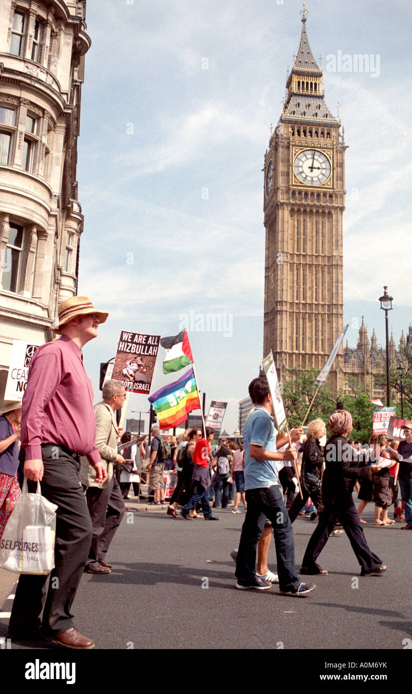 Demonstration in London gegen Angriffe Israels auf den Libanon im August 2006. Stockfoto