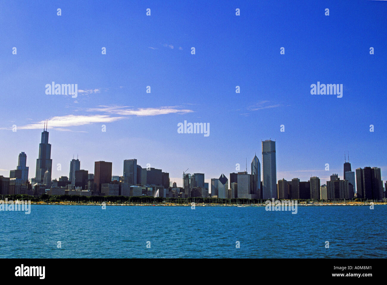 Wolkenkratzer-Skyline einschließlich der Sears Tower und Aon Gebäude und Lake Michigan Lakeshore Chicago Illinois USA JMH0935 Stockfoto