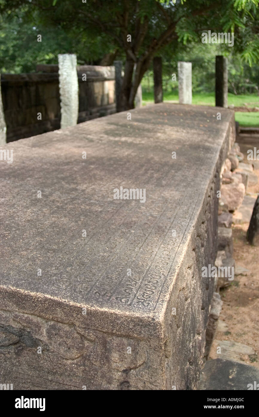 Gal Pota oder Buch aus Stein. Das Viereck, Polonnaruwa, Sri Lanka Stockfoto