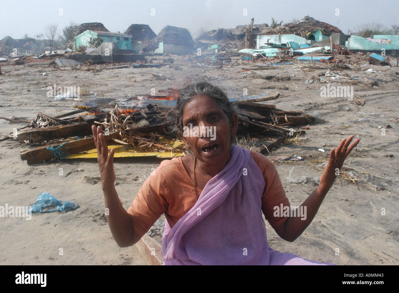 Tod von Womens Sohn durch Naturkatastrophe Tsunami Erdbeben am Meeresgrund Nagapattinum Velankanni Tamil Nadu indischen Ozean Indien Stockfoto
