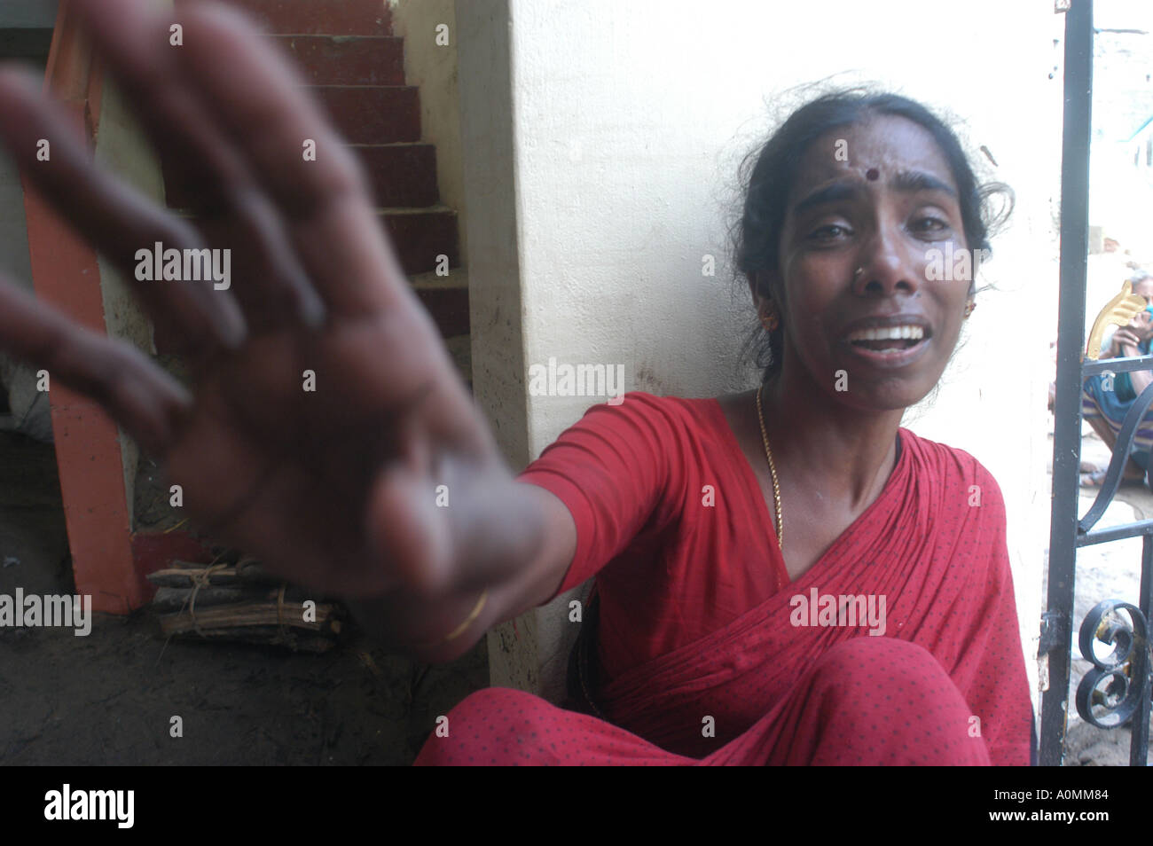 Frauen weinen für tote Familie nach Tsunami Erdbeben Nagapattinum Velankanni Tamil Nadu, Indien Stockfoto