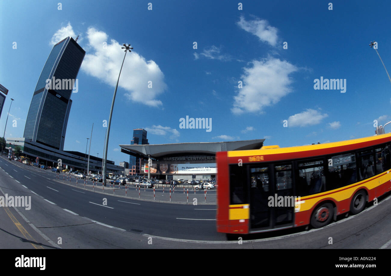 Warschau, Hauptbahnhof, Hotel Marriott, Autobus, optische Wirkung Stockfoto