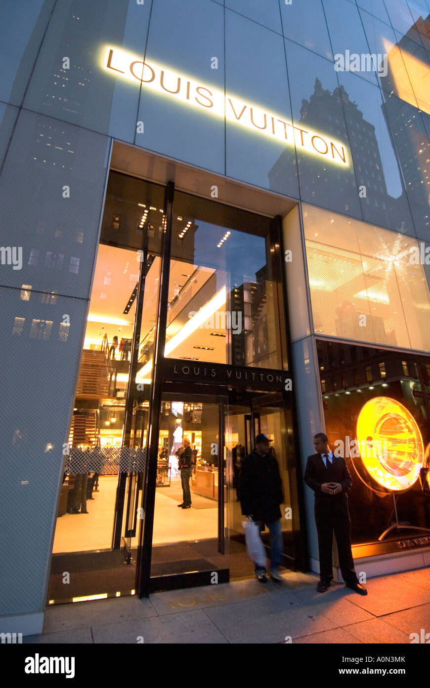 Louis Vuitton Store auf der 5th Avenue in Uptown Manhattan-New York-USA Stockfoto