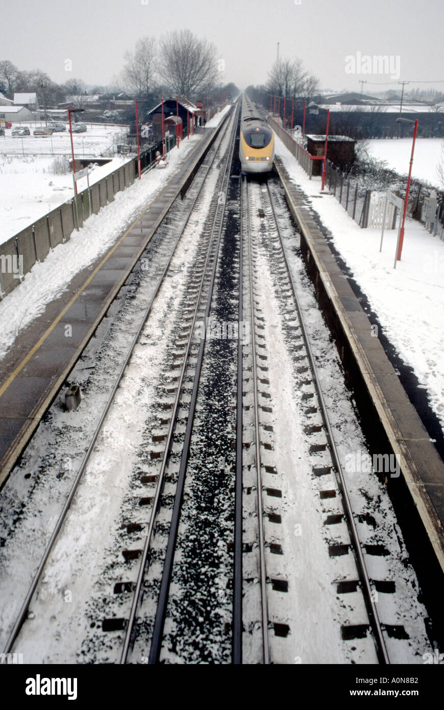 Eurostar-Zug im Schnee Stockfoto