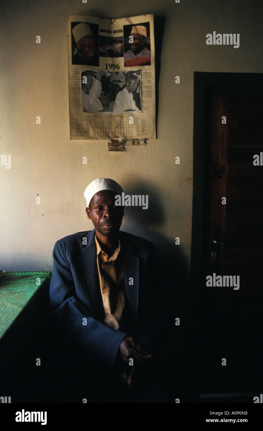 Porträt eines muslimischen Mannes in seinem Haus Stockfoto