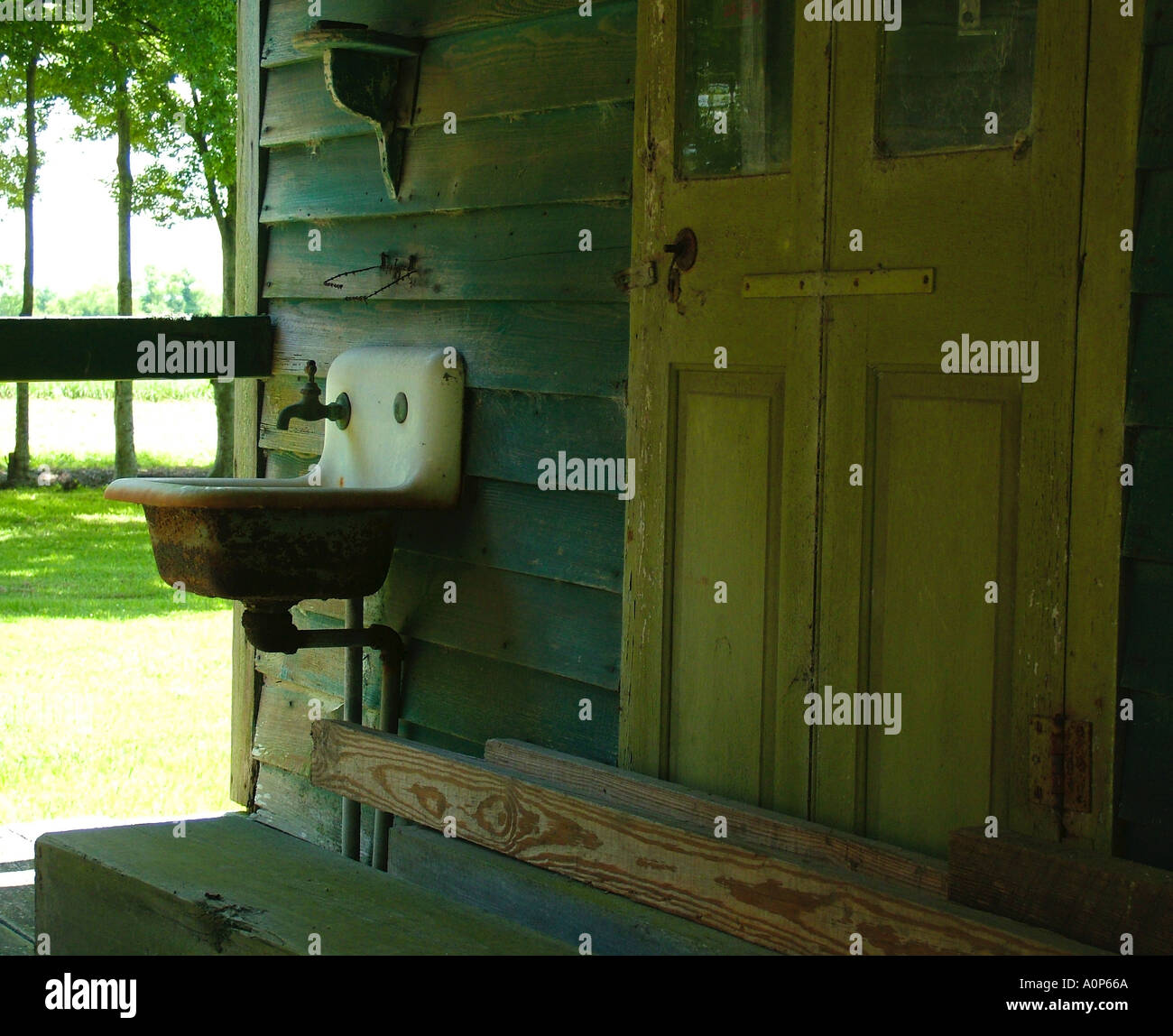 Verfallene Slave Viertel neben Plantation House in der Nähe von New Orleans Louisiana USA Stockfoto