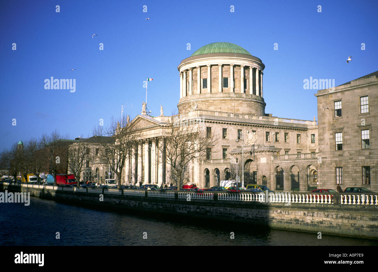 Dublin. Das Four Courts, aufbauend auf den Fluss Liffey in der Stadt von Dublin, Irland. Stockfoto