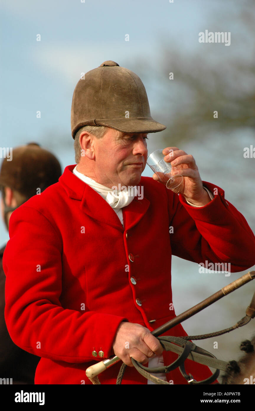 Jäger, die letzten Tropfen vor der Jagd beginnt Stockfoto