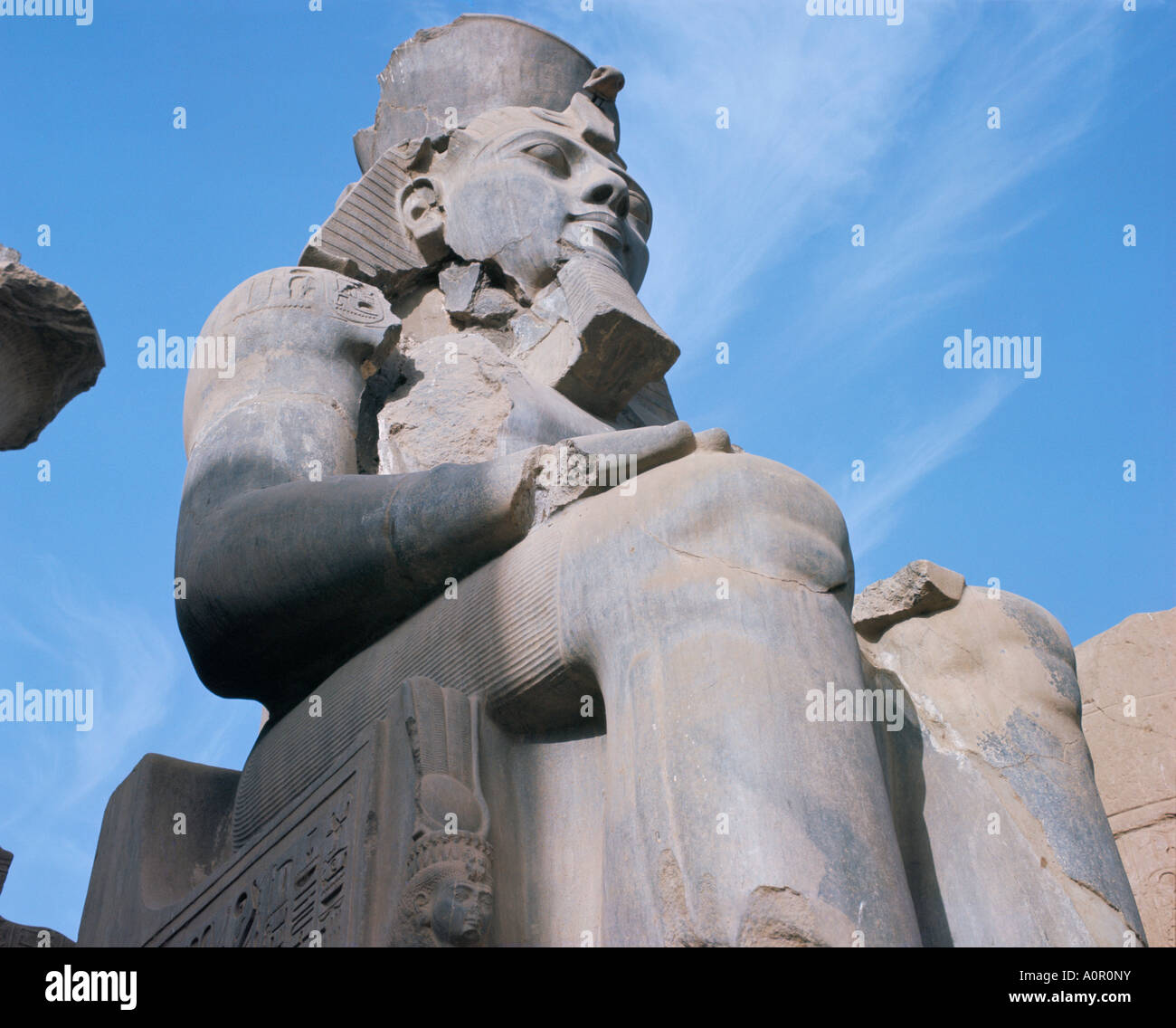 Statue von Ramses II Luxor Theben UNESCO World Heritage Site Ägypten Nordafrika Stockfoto