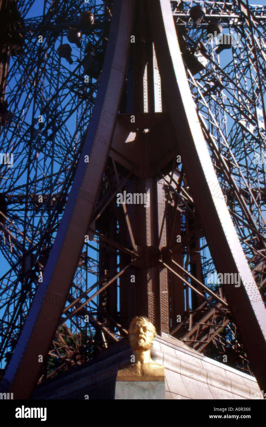 Gustave Eifel Statue Eifel tower Paris Frankreich Stockfoto