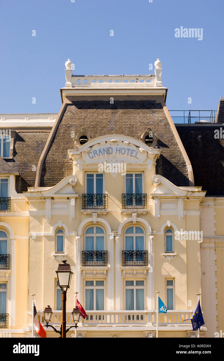 Das Grand Hotel Cabourg, wo Marcel Proust A La Recherche du Temps Perdu Cabourg Normandie Frankreich Europa schrieb Stockfoto