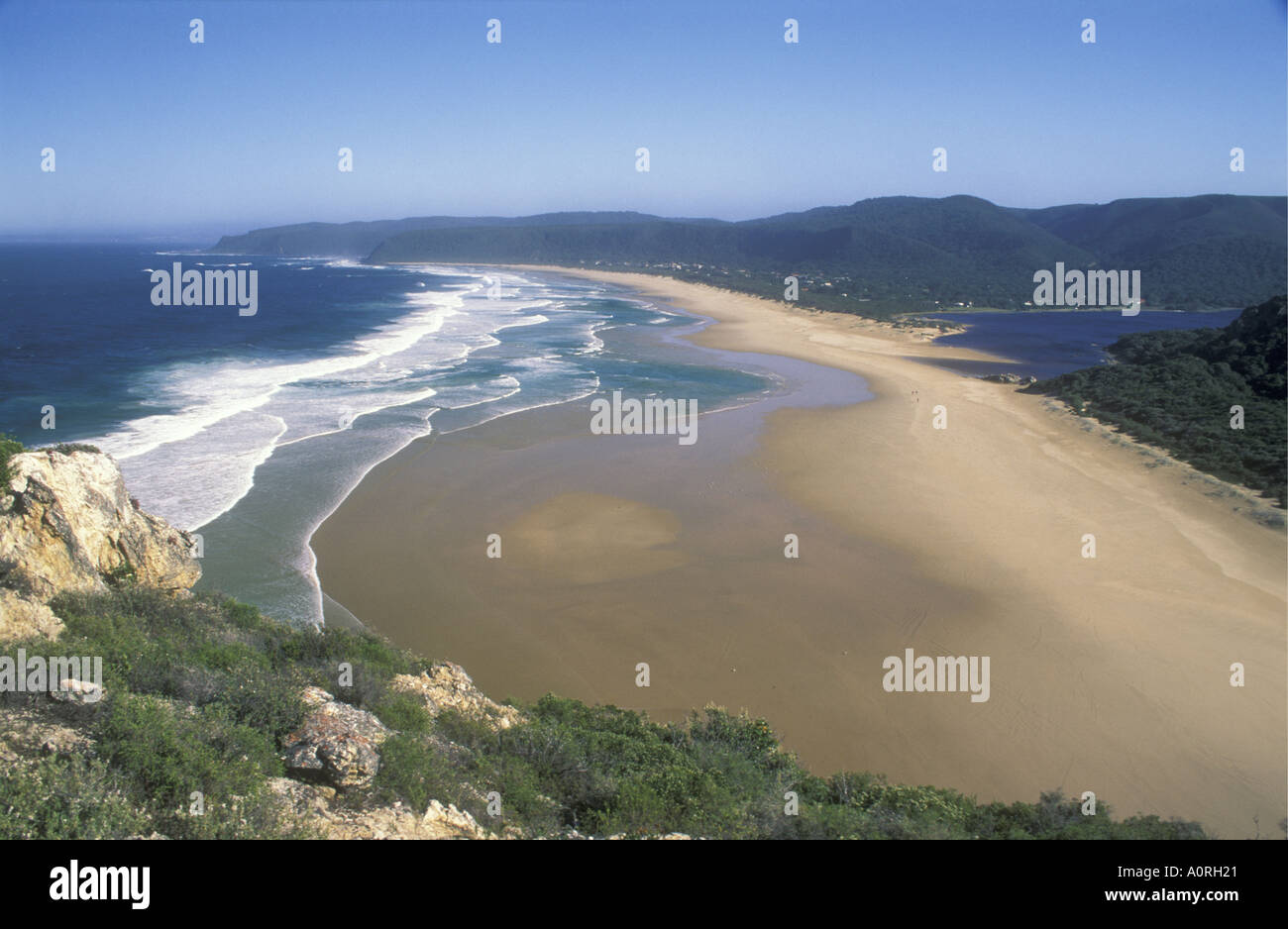 Schönen Sandstrand Surf und den Indischen Ozean von Natur s Tal Kapprovinz in Südafrika gesehen Stockfoto