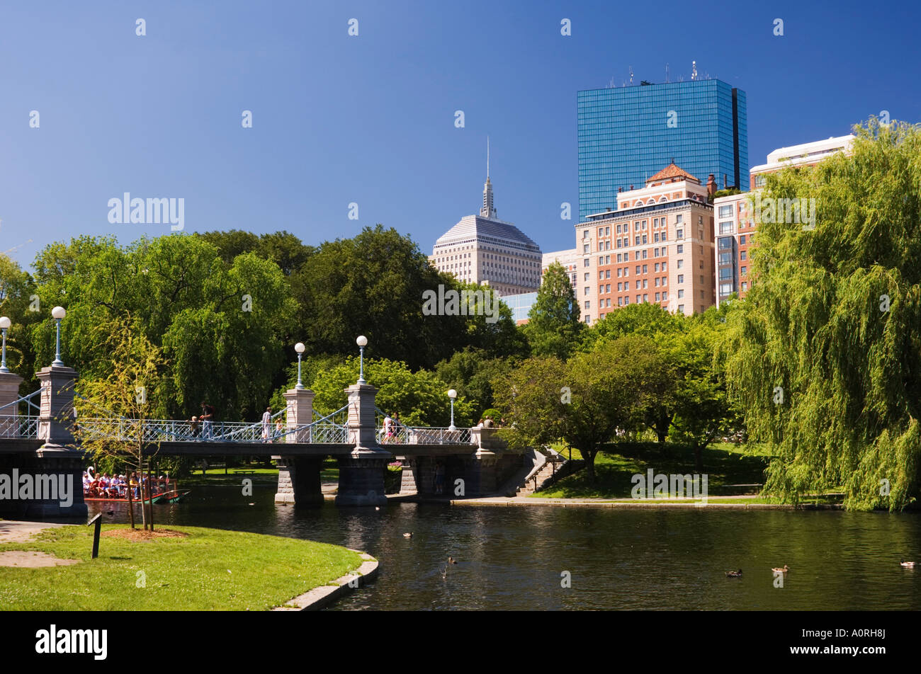 Lagune-Brücke im Stadtpark Boston Massachusetts New England Vereinigte Staaten von Nordamerika Stockfoto