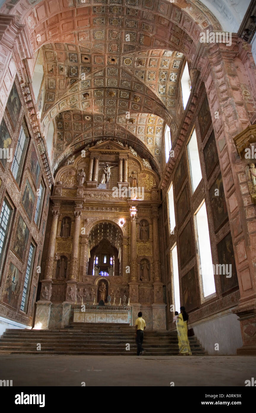 Innenraum der Kirche von Str. Francis von Assisi im Jahr 1521 errichtet und umgebaut im Jahre 1661 Old Goa Goa Indien Asien Stockfoto