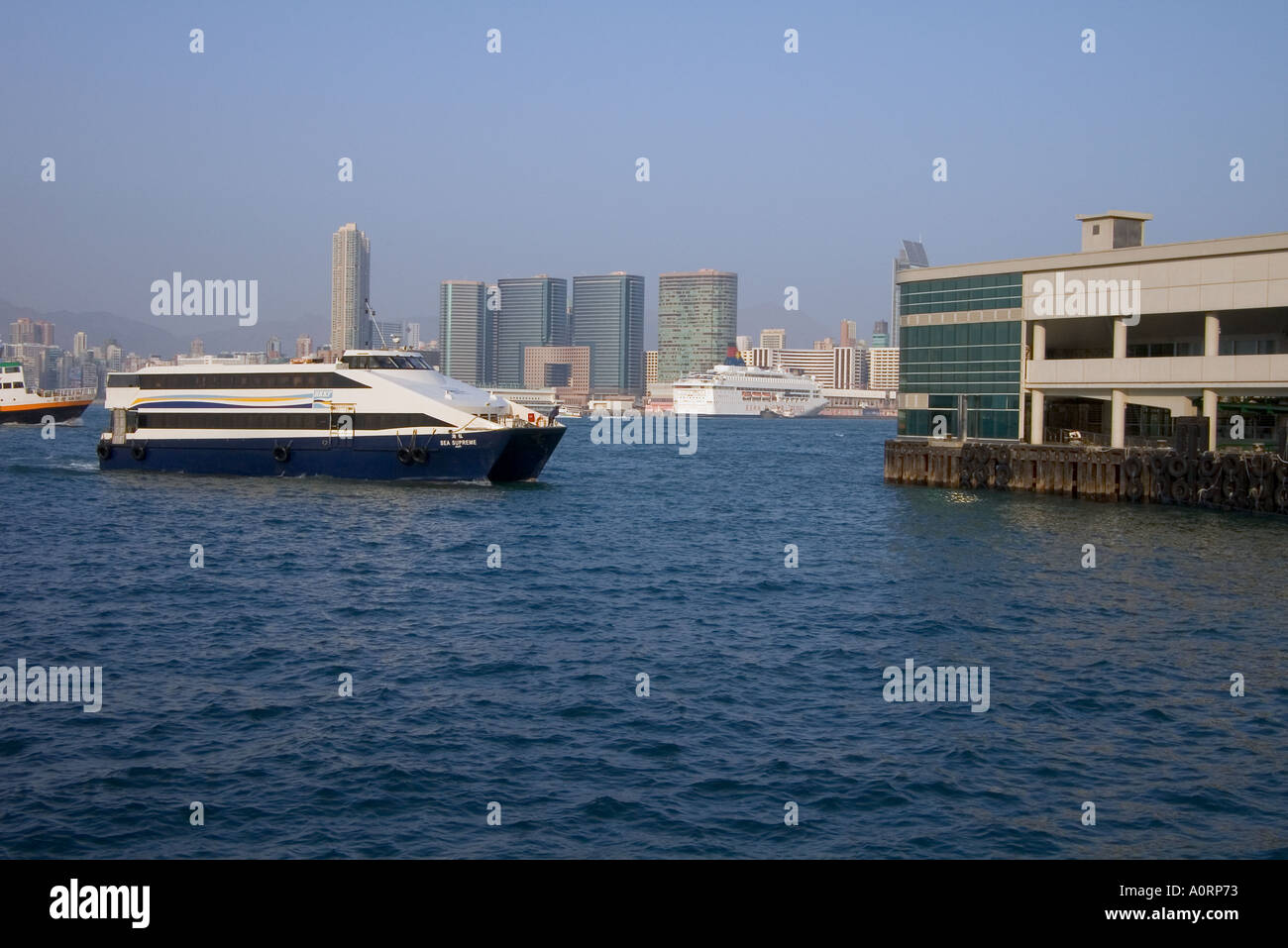 Hafen HONG KONG HKKF Meer Supreme dh Tragflächenboot Lamma Island ferry ankommenden Central Stockfoto