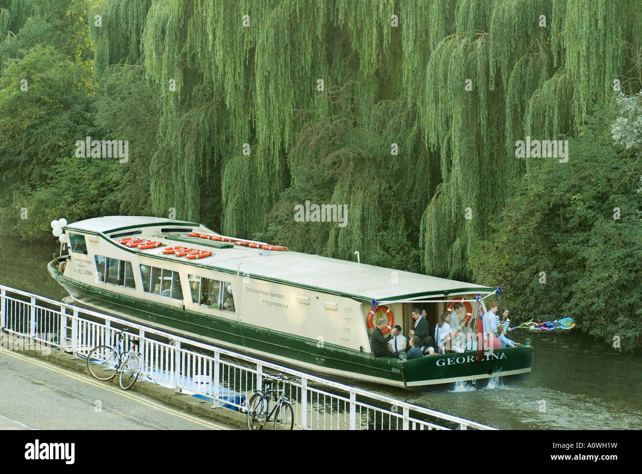 Die Riverboat-Georgina tragen eine Hochzeitsgesellschaft auf dem Fluss Cam Stockfoto