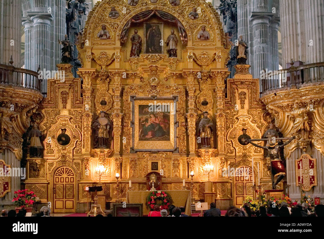 Jerónimo de Balbas Altar de Los Reyes Altar der Könige in der Kathedrale in Mexiko-Stadt mit schwarzen Christus am richtigen h Stockfoto