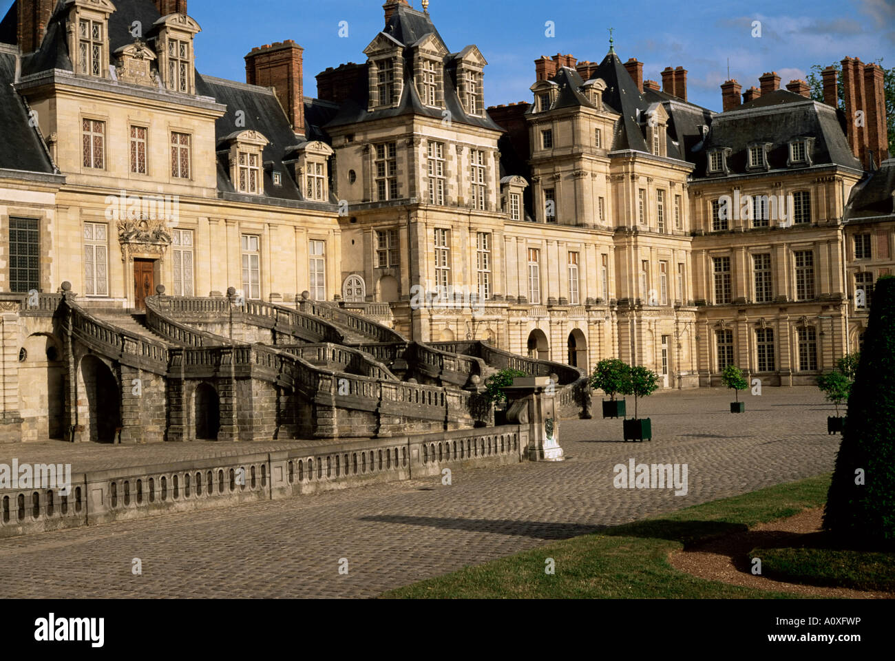 Hufeisen-Treppe aus 1632 1634 White Horse Hof Hof Verabschiedungen Schloss von Fontainebleau UNESCO Welt Stockfoto