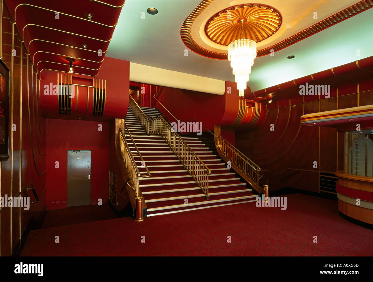 Camden Parkway Kino, 14 Parkway, Camden Town, London. Art-Deco-Lobby Interieur. Im Besitz von Odeon. Stockfoto