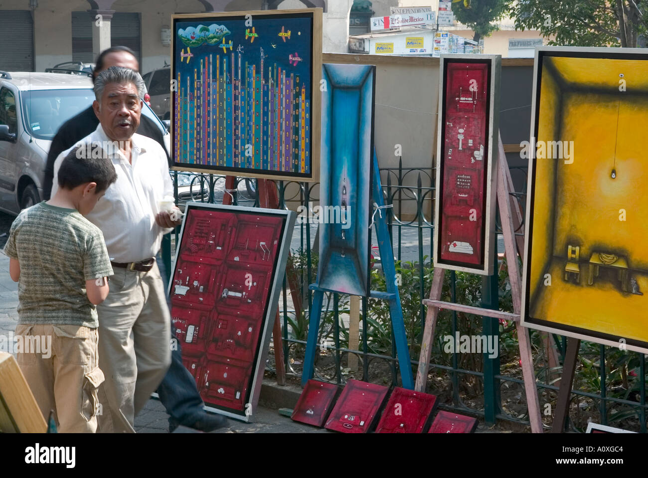 Gemälde und Kunst zum Verkauf auf dem Markt in San Angel Viertel von Mexiko-Stadt Stockfoto