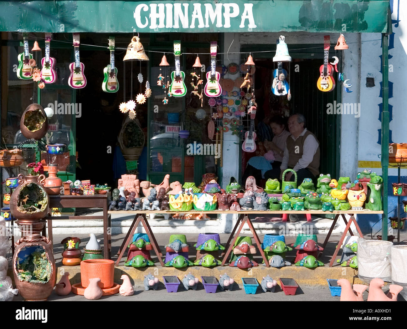 Kaufen Sie in Mexiko-Stadt Krimskrams verkaufen ein Stockfoto