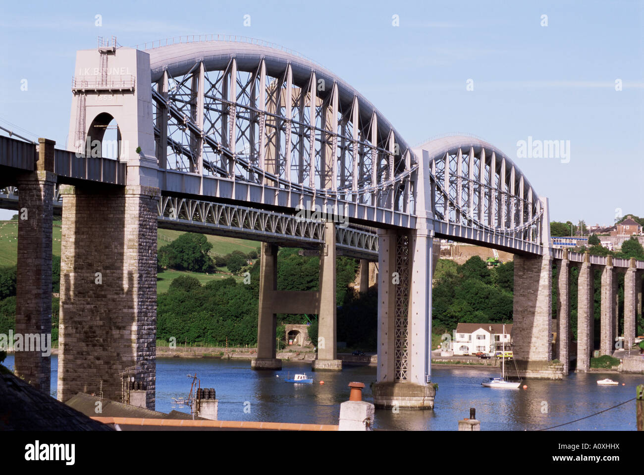 Saltash Eisenbahnbrücke über den Fluss Tamar von Brunel Cornwall England England Europa gebaut Stockfoto