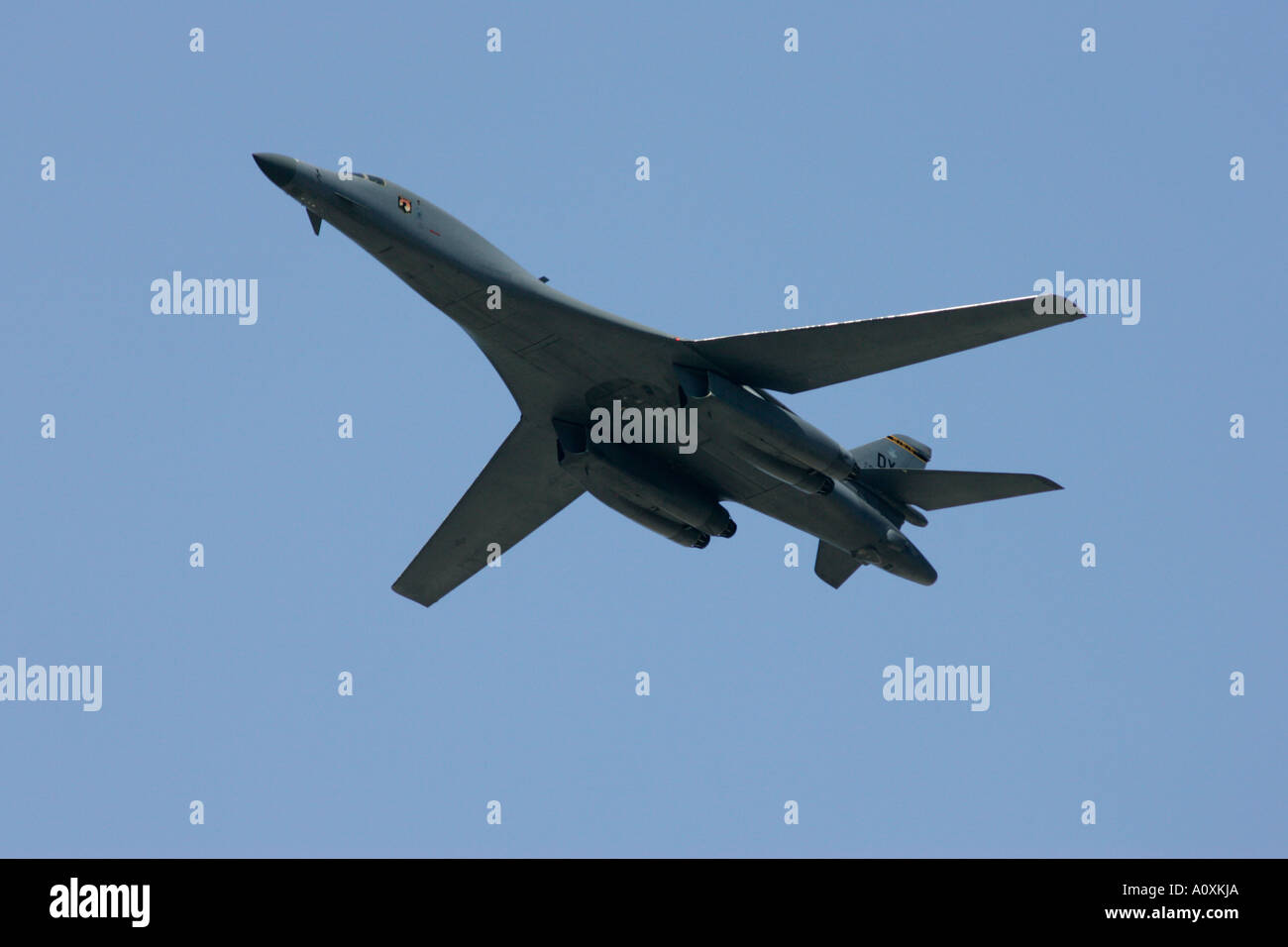 USAF B 1 b B1 Lancer strategischer Bomber fliegt vorbei RIAT 2005 RAF Fairford Gloucestershire England UK Stockfoto
