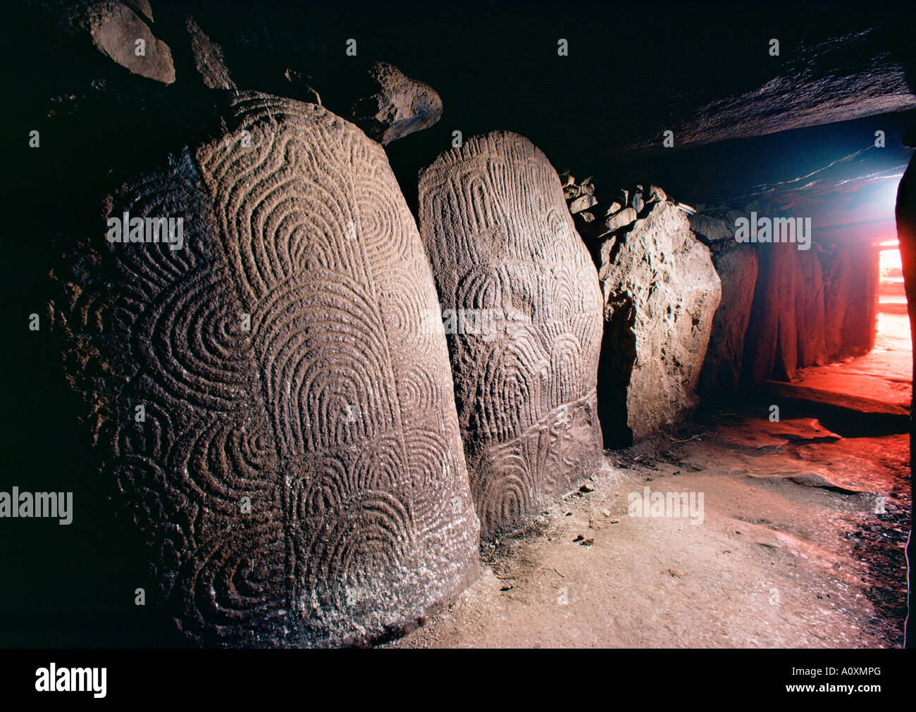Passage im Grab Gavrinis Carnac Bretagne Frankreich Europa Stockfoto