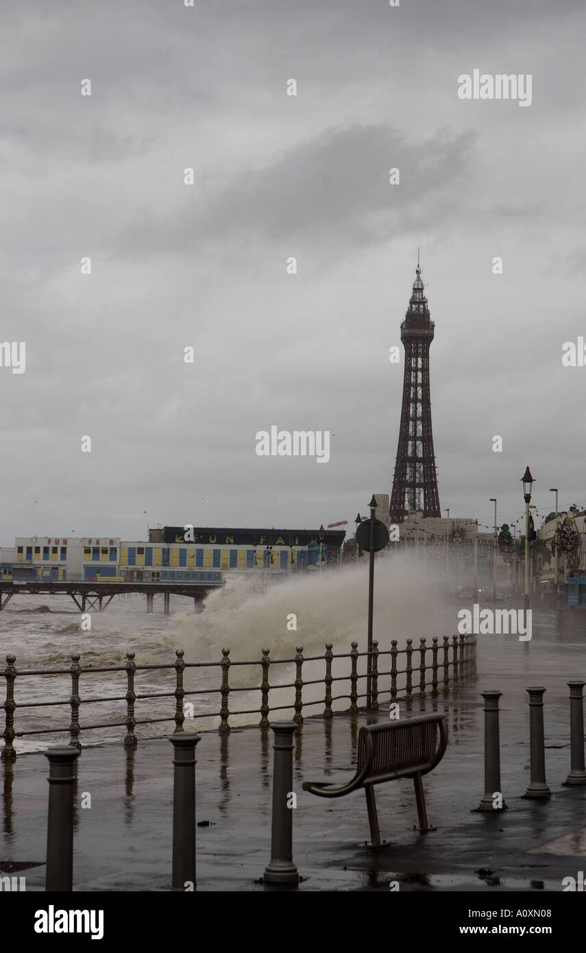 Blackpool Promenade stürmischem Wetter Sept. 2004 Stockfoto