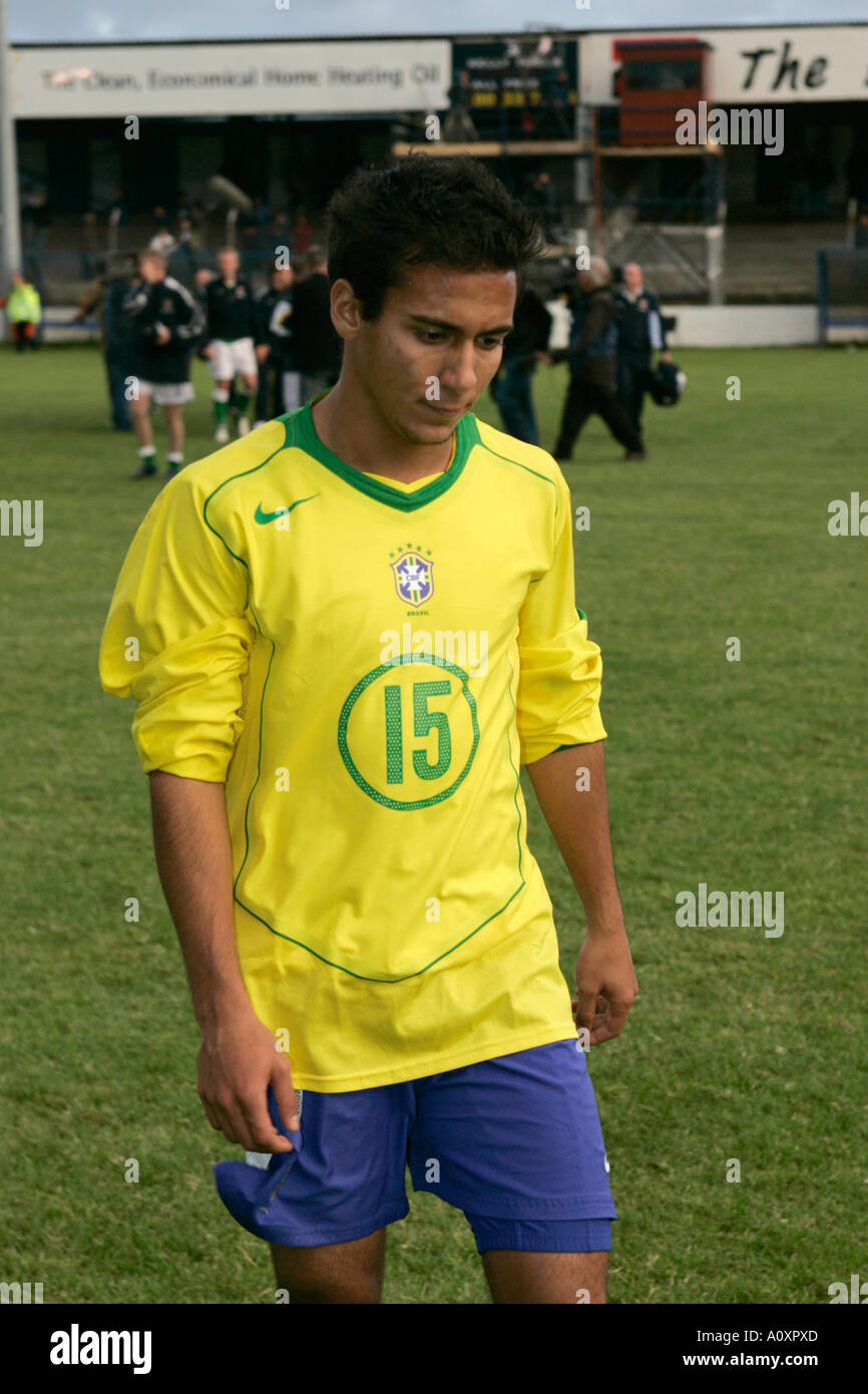 Brasilien-Spieler 15 Carlao nach Niederlage Northern Irland / Nordirland Milk Cup in Brasilien Stockfoto