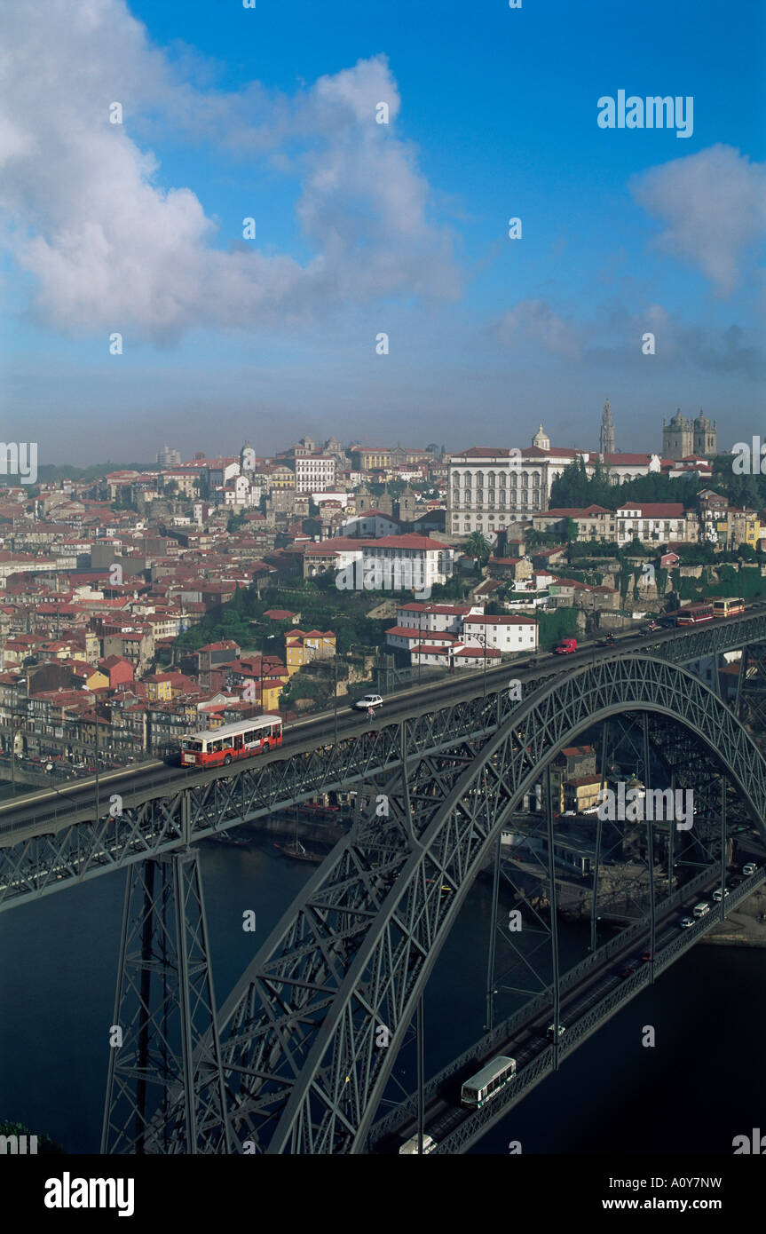 Ponte Dom Luis ich über den Fluss Douro Porto Oporto Portugal Europa Stockfoto