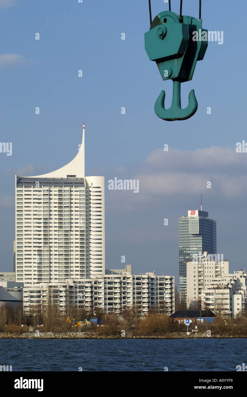 Wien, Donau-City Tower Neue Donau vom Architekten Harry Seidler, Kranhaken Stockfoto