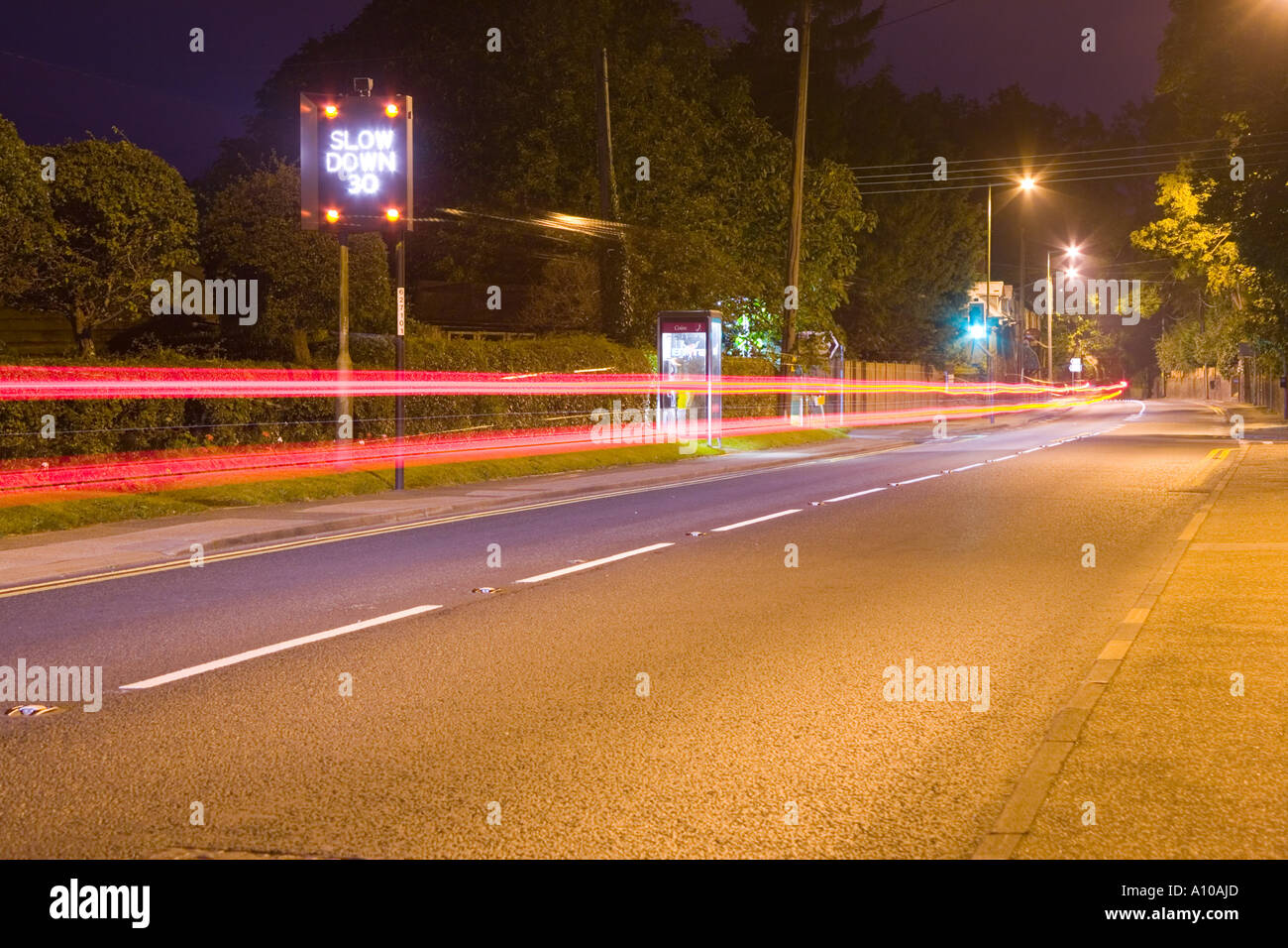 automatische Geschwindigkeits Anzeige Warnschild Stockfoto