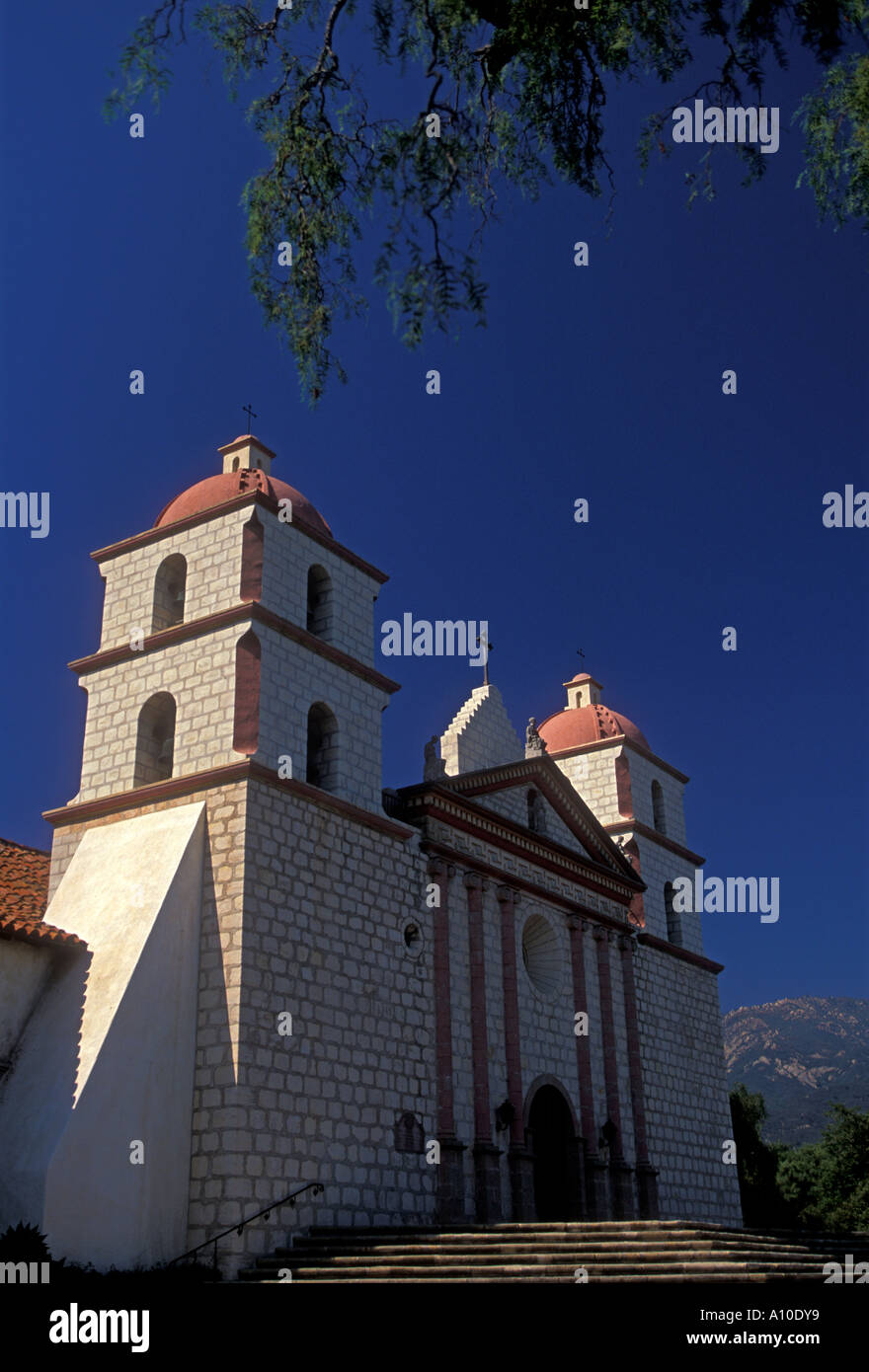 Twin bell Towers, Mission, Kirche, Mission der Franziskaner, die Mission Santa Barbara, Santa Barbara, Kalifornien, USA, Nordamerika Stockfoto