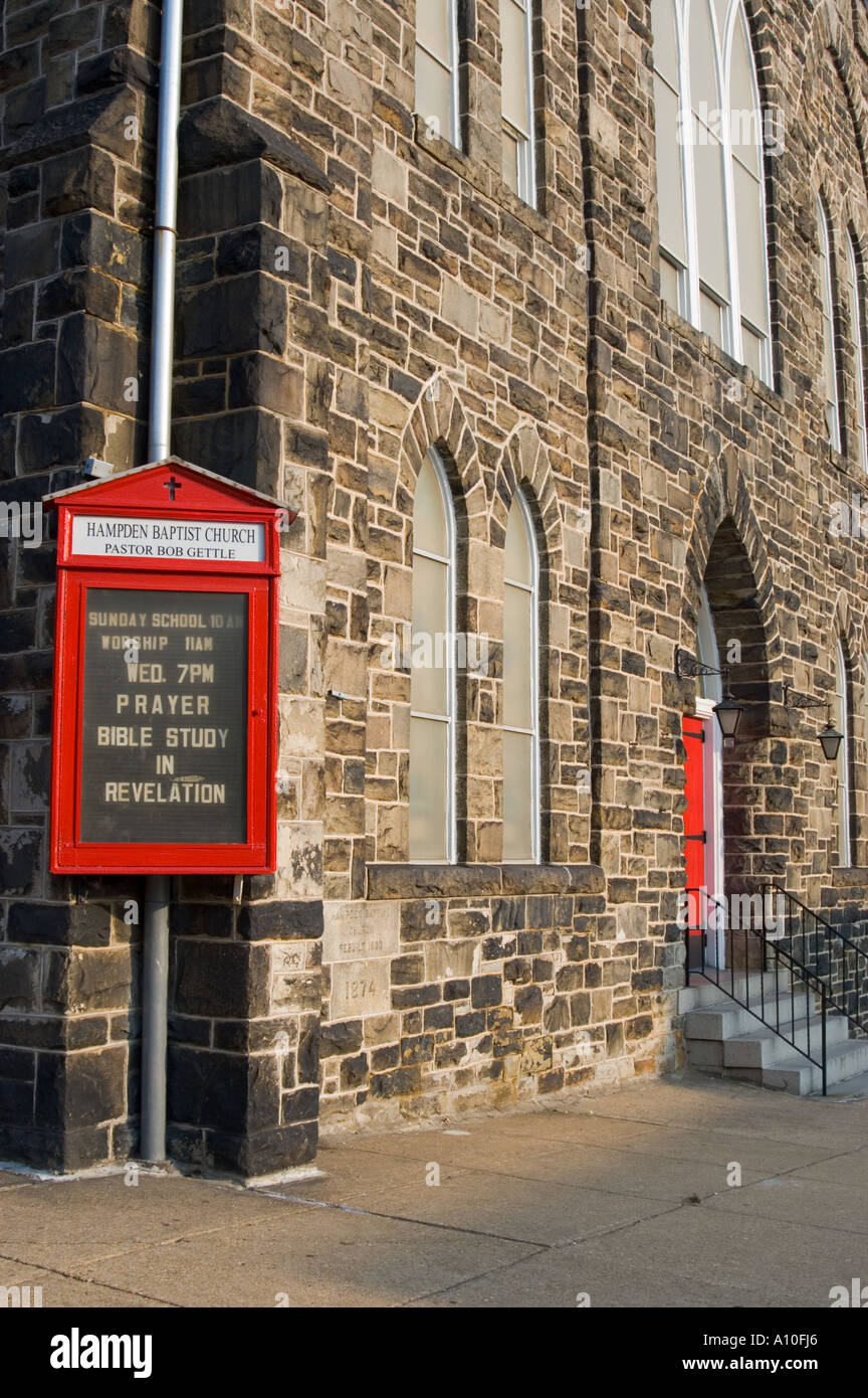 Rot schwarzes Brett an der Seite Baptist Church in Hampden, Baltimore, Maryland Stockfoto