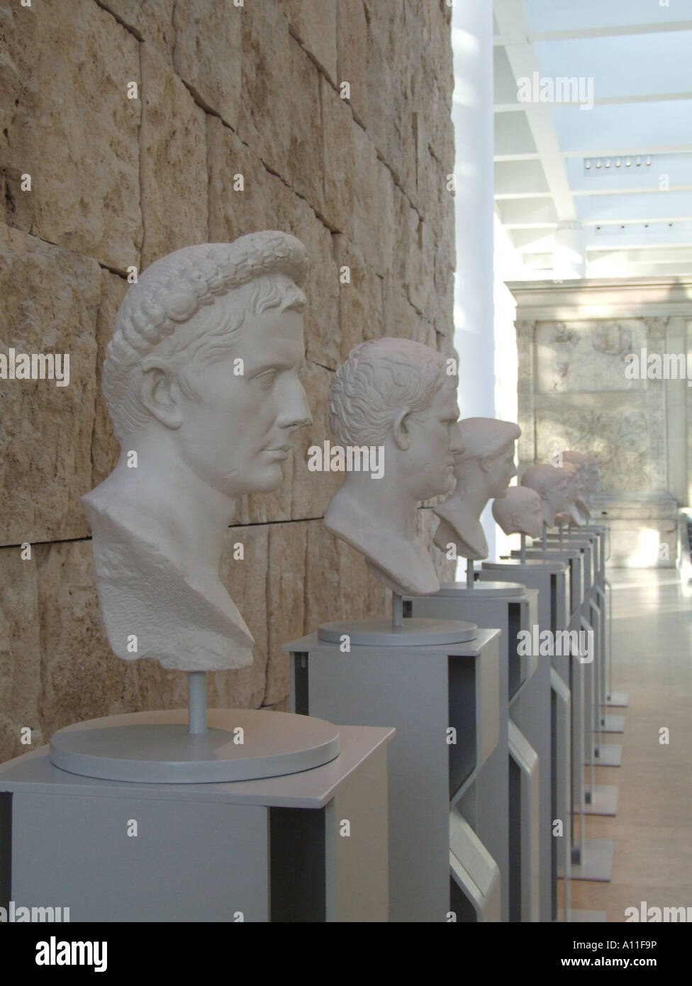 im Inneren der Ara Pacis Monment Museum in Rom Stockfoto