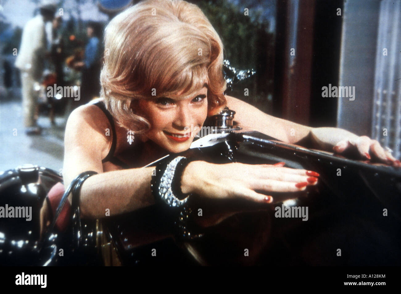 Der gelbe Rolls Royce Jahr 1964 Direktor Anthony Asquith Shirley McLaine Stockfoto