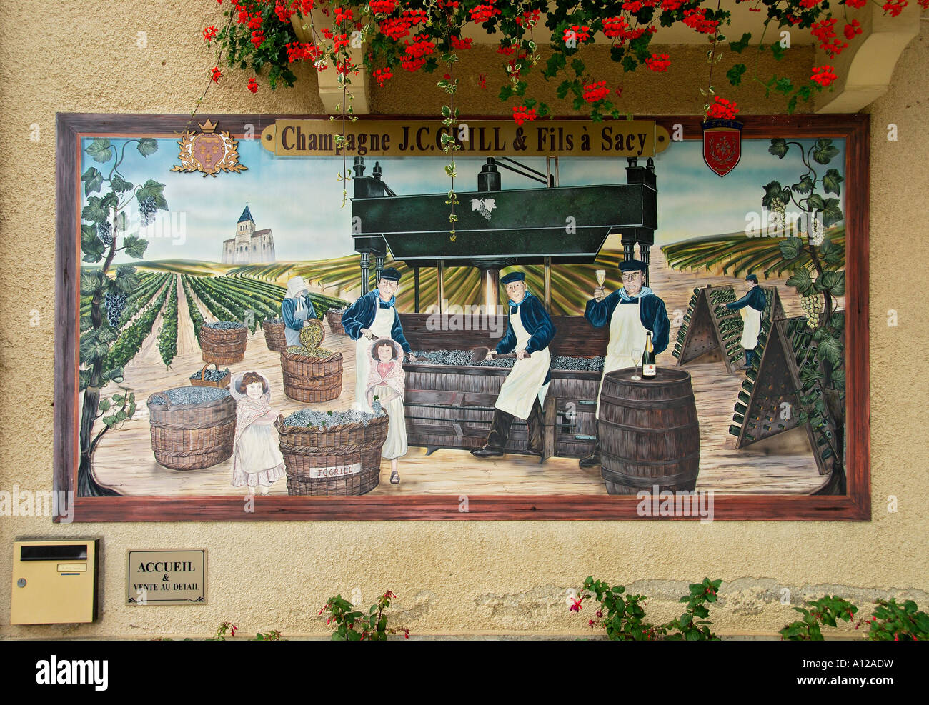 "Gemalte Ernte Szene Werbung eine Sektkellerei, Sacy,"Champagne Ardennes"Frankreich" Stockfoto