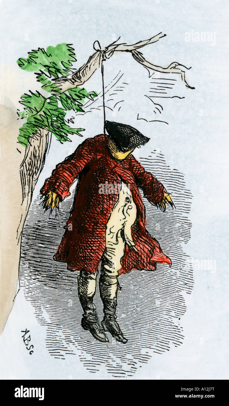 Bildnis eines Stamp Act offizielle hingen in Bildnis von protestierenden Colonials 1765. Hand - farbige Holzschnitt Stockfoto