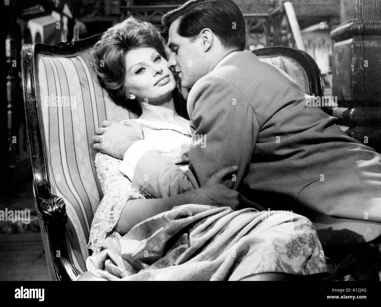 Ein Hauch von Skandal Jahr 1960 Direktor Michael Curtiz Sophia Loren John Gavin Stockfoto